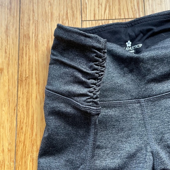 Cropped leggings with ruching details - Picture 3 of 6